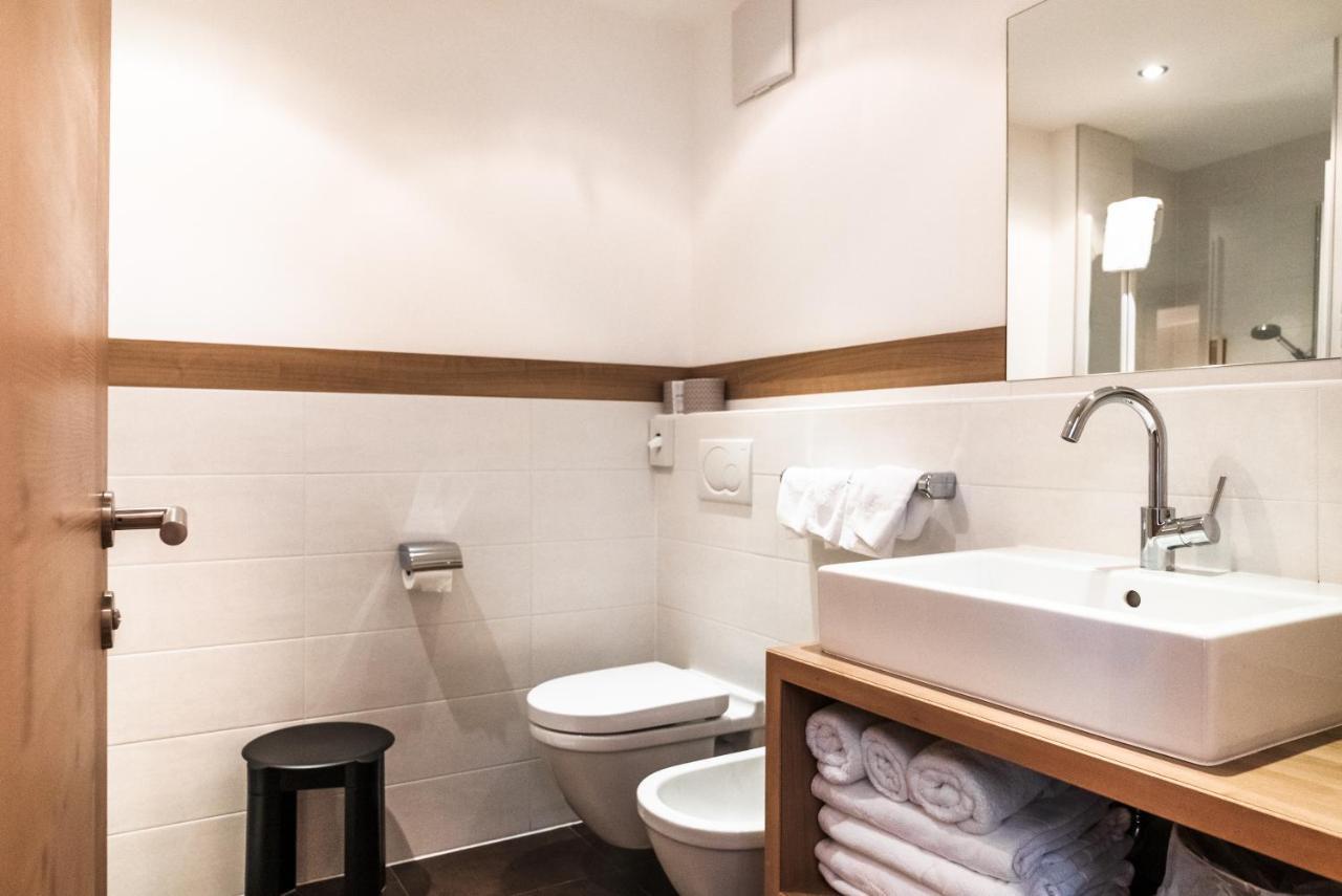 Family Room,1358090480:JPEG